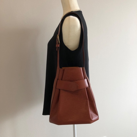 LOUIS VUITTON BAG - Picture 11 of 12